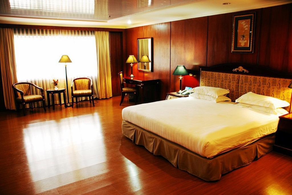 Grand Regal Hotel Bacolod Værelse billede