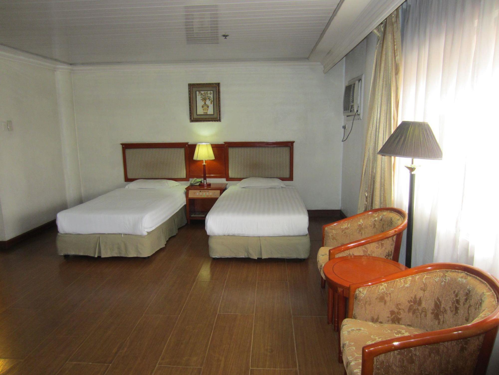 Grand Regal Hotel Bacolod Eksteriør billede
