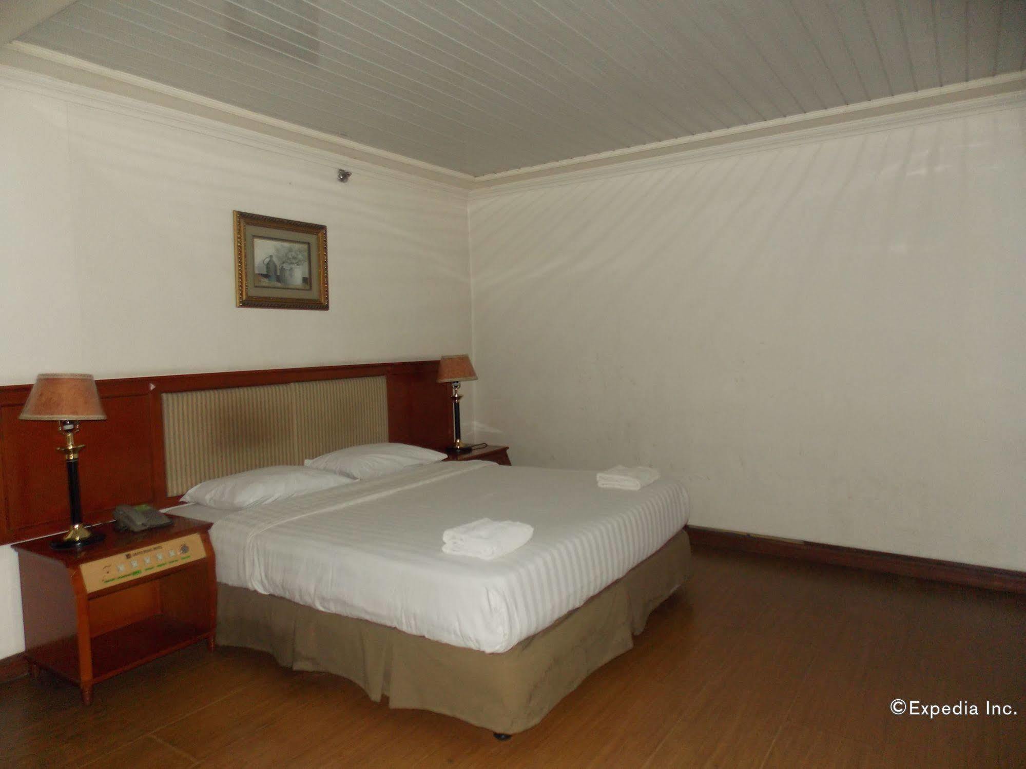 Grand Regal Hotel Bacolod Eksteriør billede