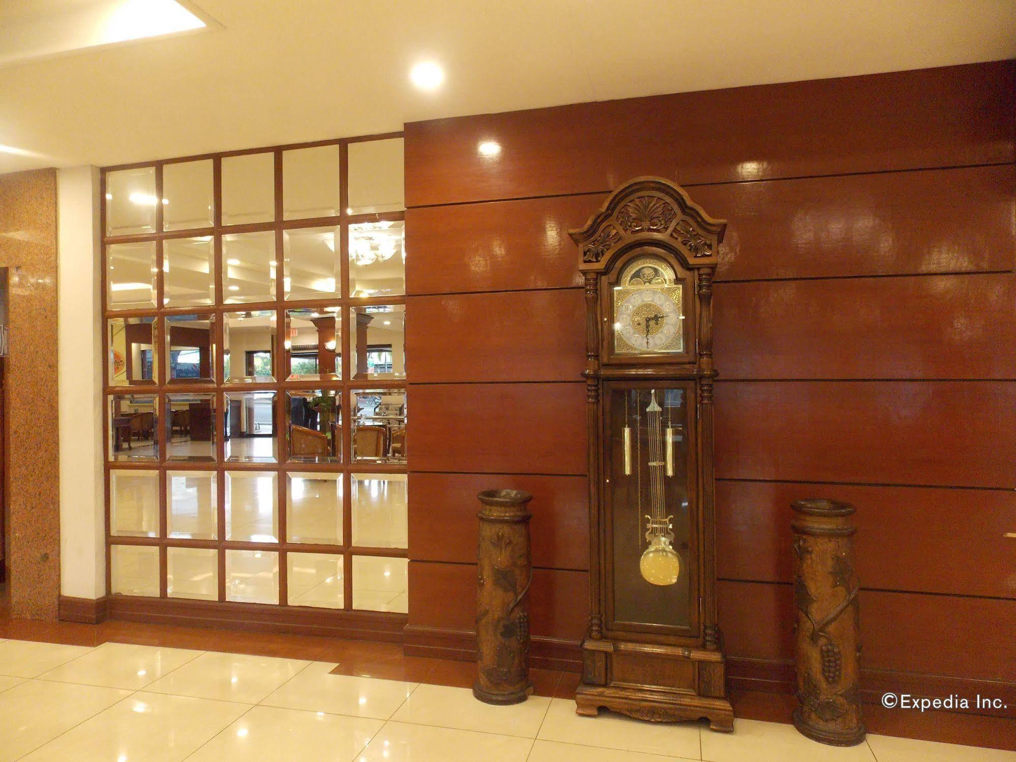 Grand Regal Hotel Bacolod Eksteriør billede