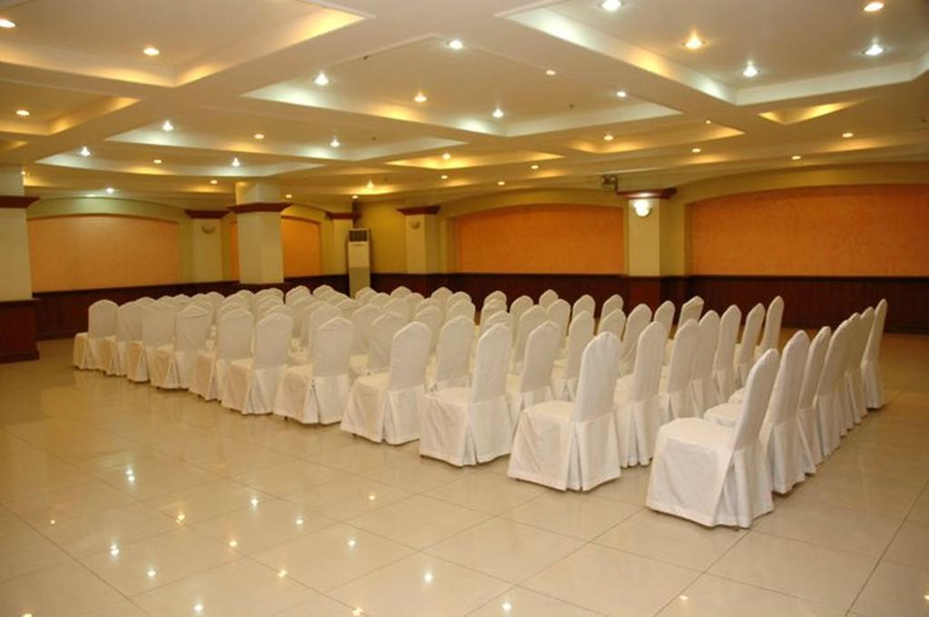 Grand Regal Hotel Bacolod Eksteriør billede
