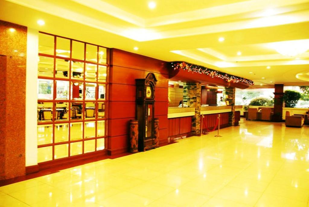 Grand Regal Hotel Bacolod Eksteriør billede